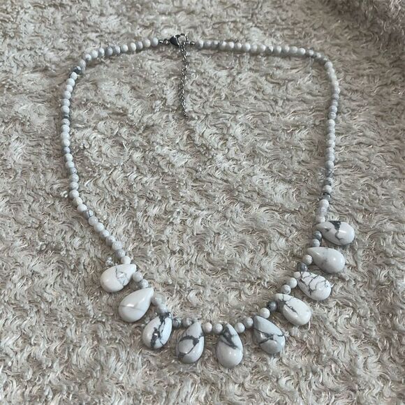 White Howlite Drop Bead Bib Necklace Natural‎ Stone Jewelry Lobster Clasp - Picture 4 of 8
